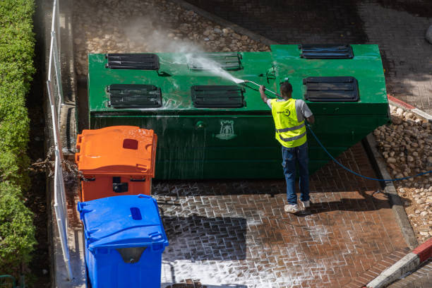 Best Garage Pressure Washing  in Llender, CA